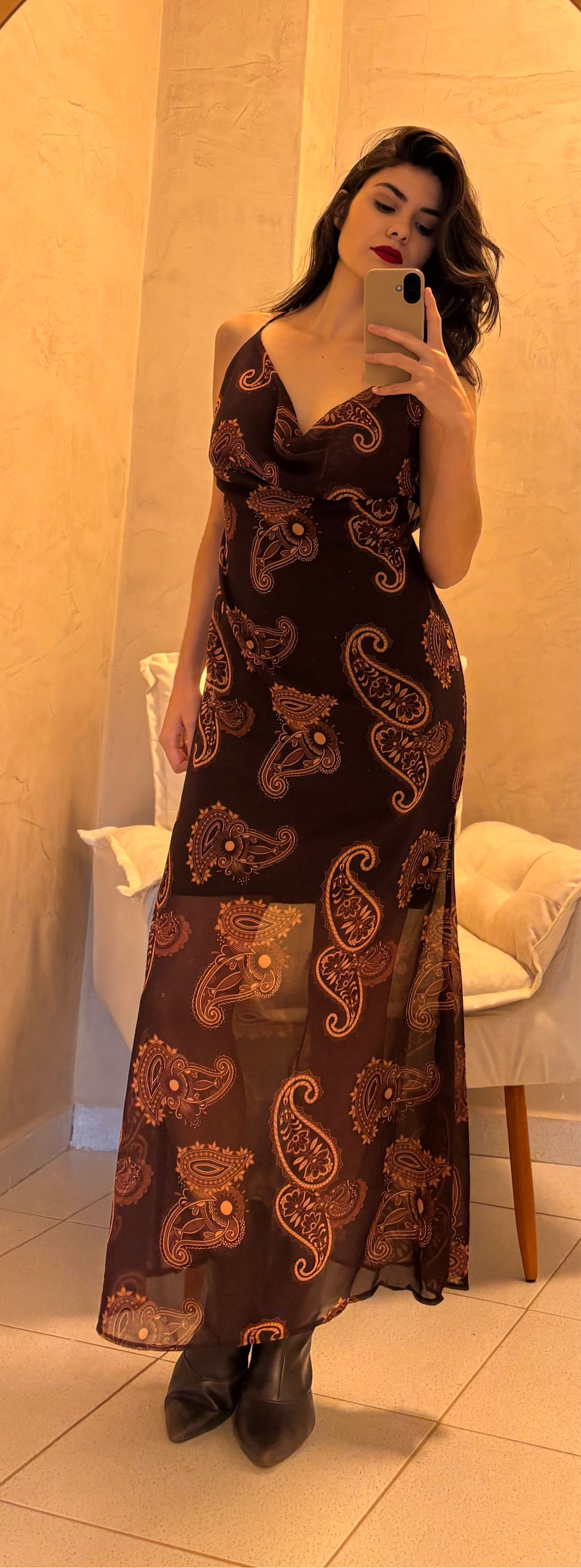 Vestido estampado, decote em v
