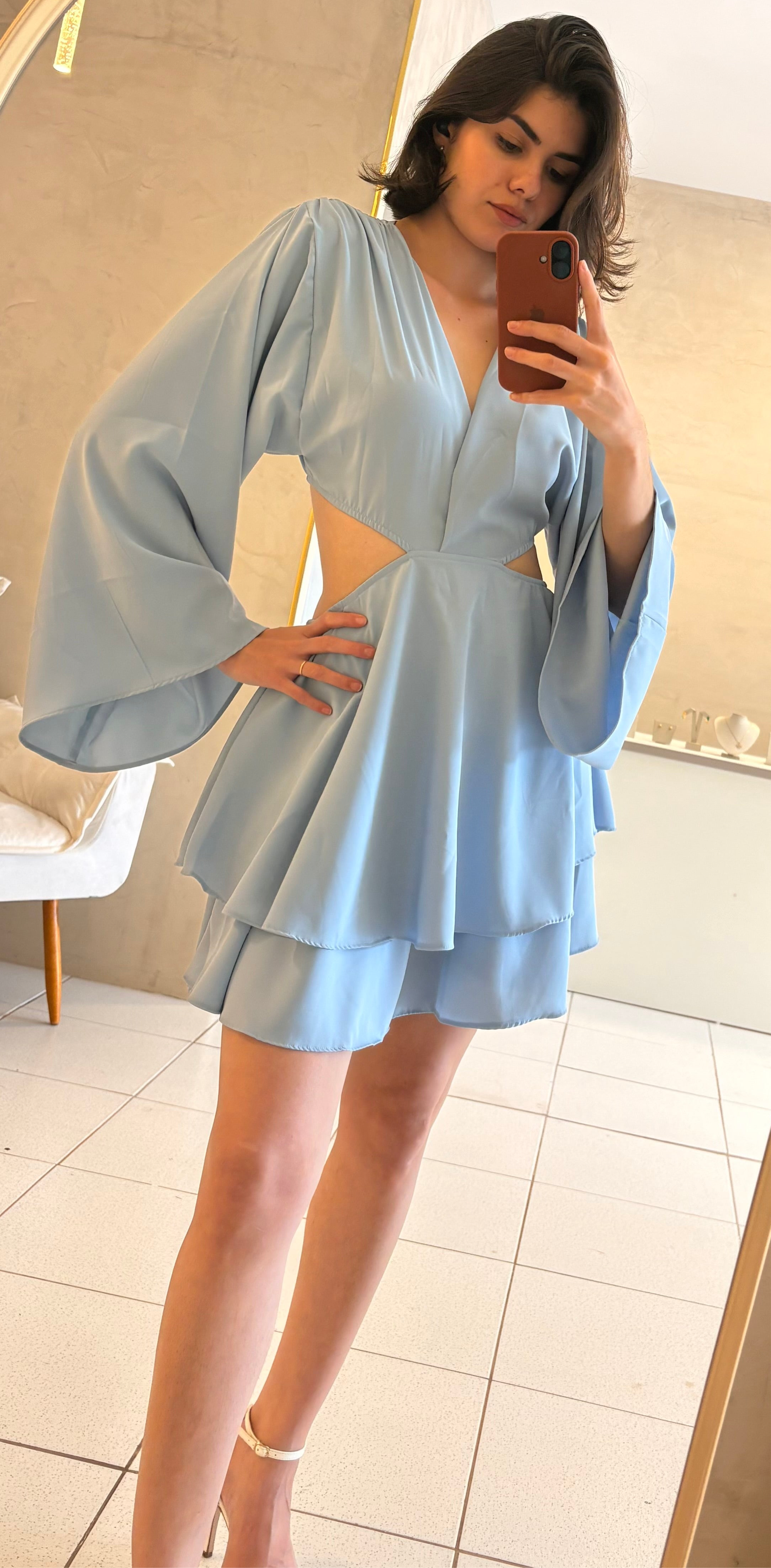 Vestido curto decote em V azul